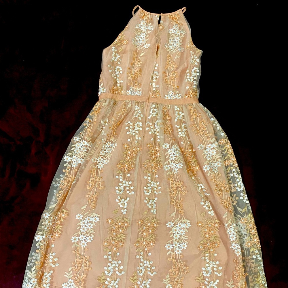 Spring dress - Picture 2 of 3